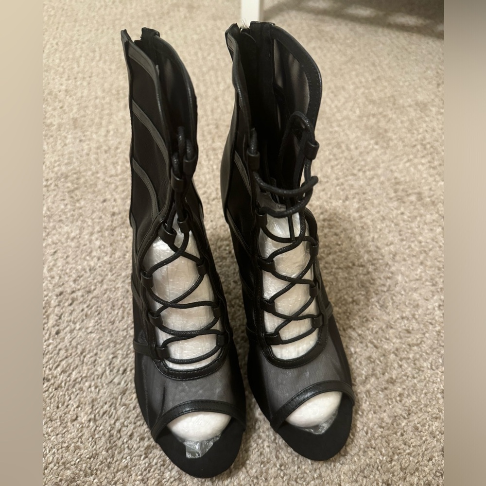 Shoes for heels dance